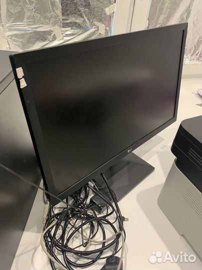 Монитор LG 22MK400A