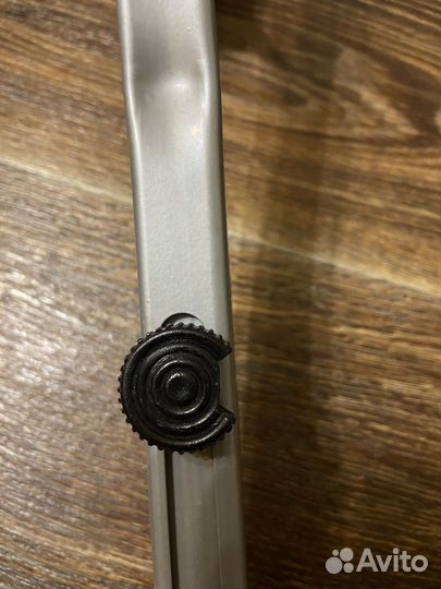 Держатель датчика эхолота