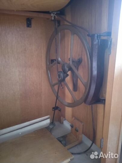 Продам швейную машинку