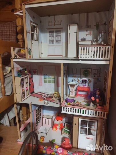 Кукольный домик с мебелью большой
