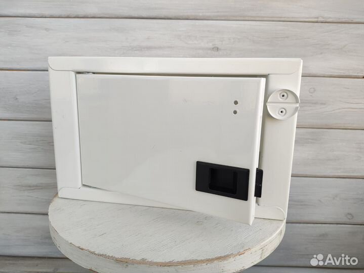 Ящик для хранения сейф на защелке