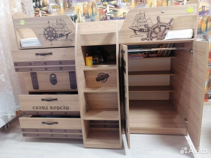 Детская кровать со столом