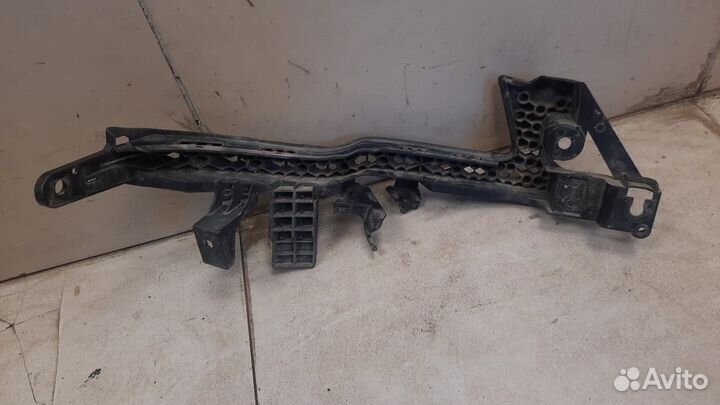 Кронштейн переднего бампера левый Subaru Forester