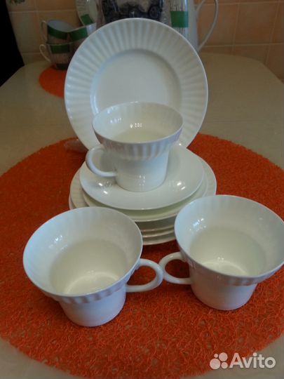 Сервизы.Кофейные,чайные,чайные чашки