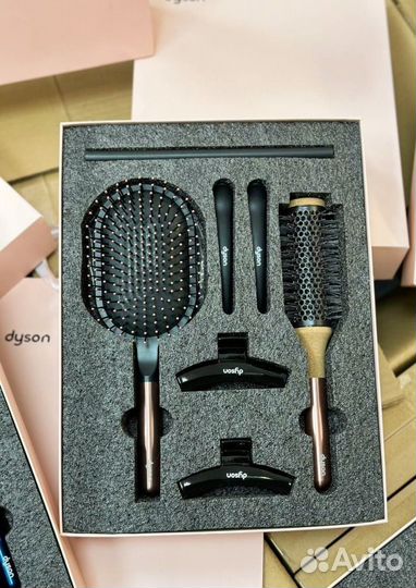 Подарочный набор расчесок dyson