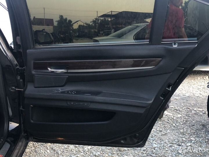 Обшивки дверные BMW F02 задние