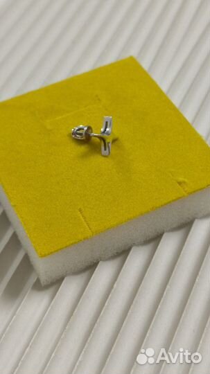 Серьга пусета серебро hands remember