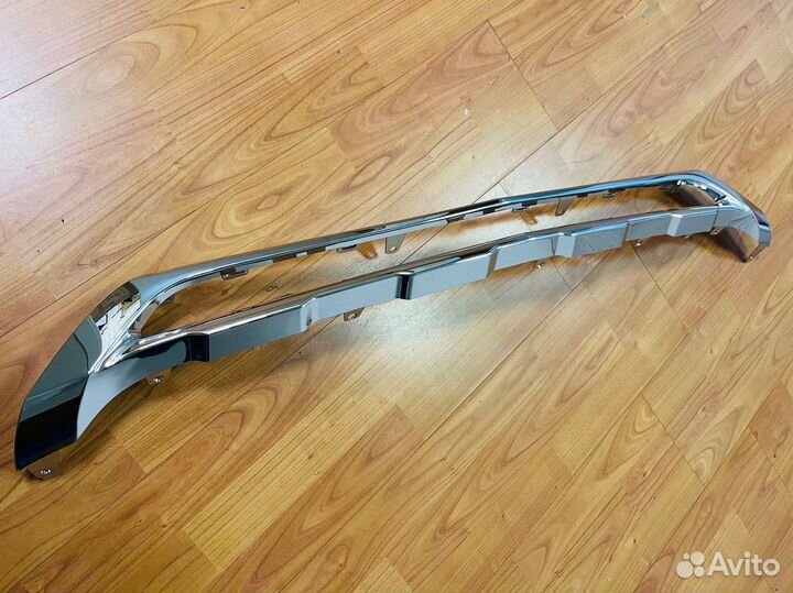 Накладка переднего бампера Mercedes GLK X204 Рест