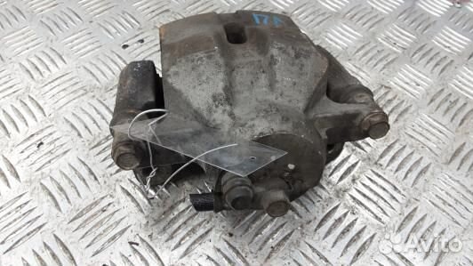 Суппорт тормозной передний левый toyota prius XW30