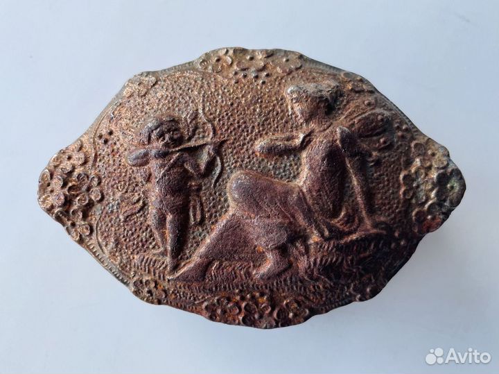 Шкатулка «Амур и Психея» Касли чугун бронзирование