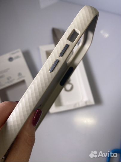 Чехол на iPhone 13 pro Moshi