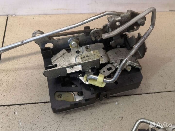 Рено Логан Задний замок двери