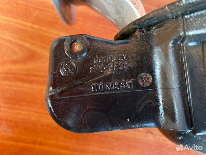 Лючок бензобака Vw Touran BKC 2005