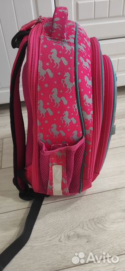 Рюкзак для девочки школьный на 1 класс