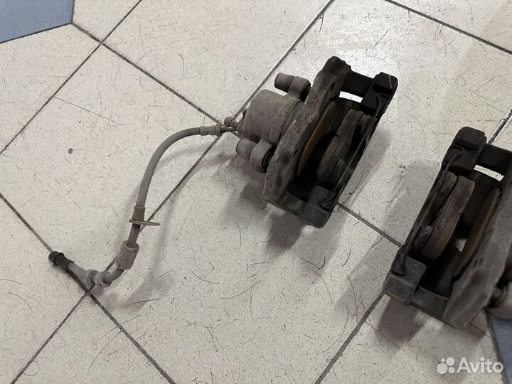 Cуппорт передний левый/правый Ford Focus 3 Фокус 3