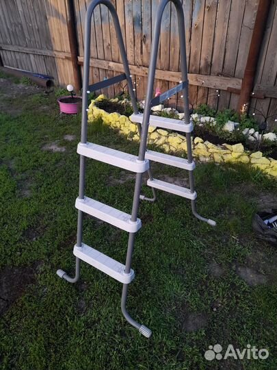 Лестница для каркасного бассейна бу