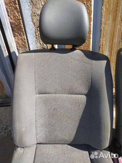 Сидения пара Renault Logan