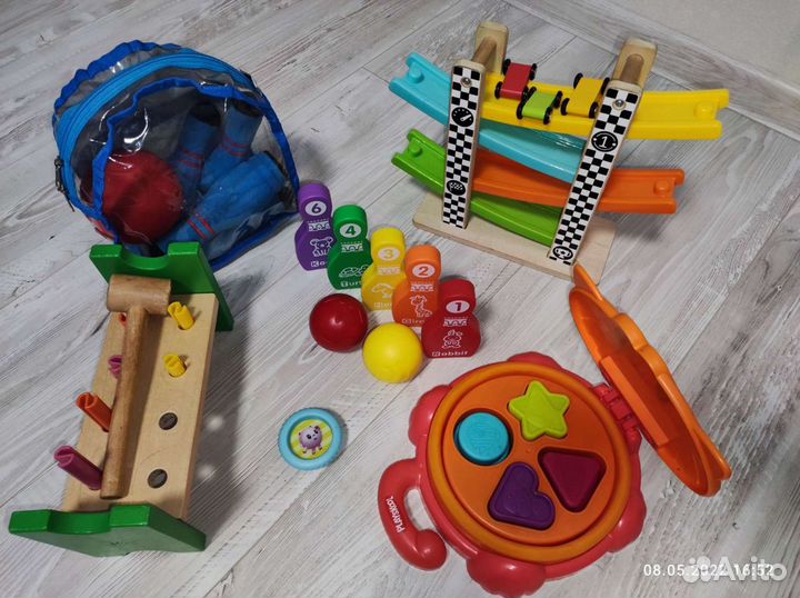 Развивающие игрушки, погремушки, сортеры, мобили