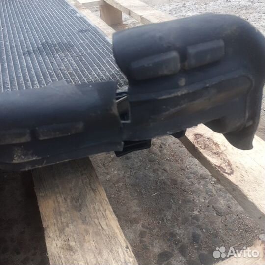 Радиатор охлаждения двигателя volvo S80