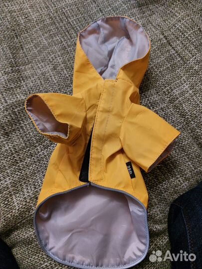 Дождевик для маленькой собаки