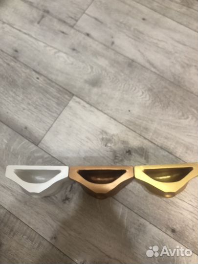 Статуетки в форме губ