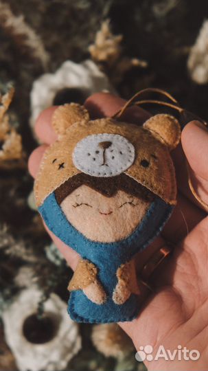Новогодняя игрушка из фетра ручной работы 