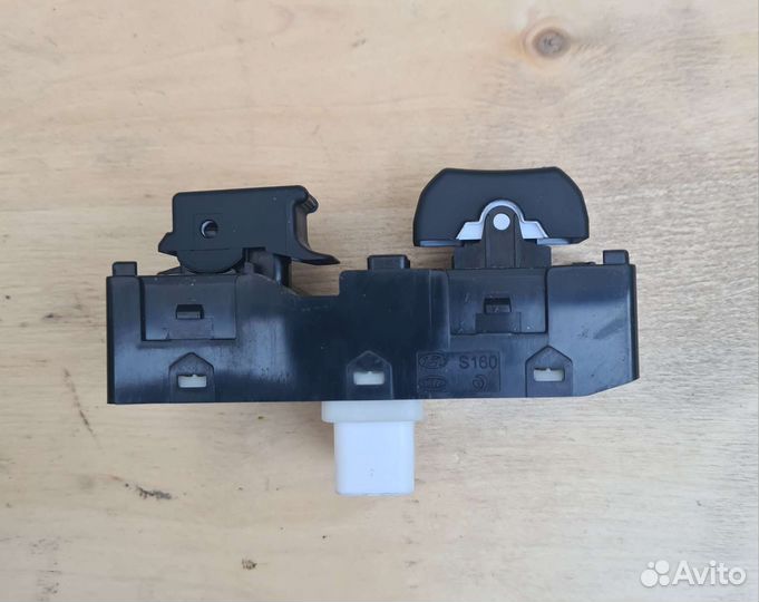 Кнопка стеклоподъемника передн. Kia Sorento 2 рест