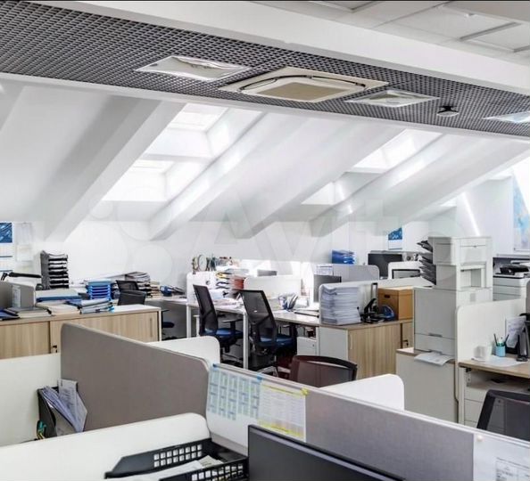 Представительский особняк с мансардой, современный