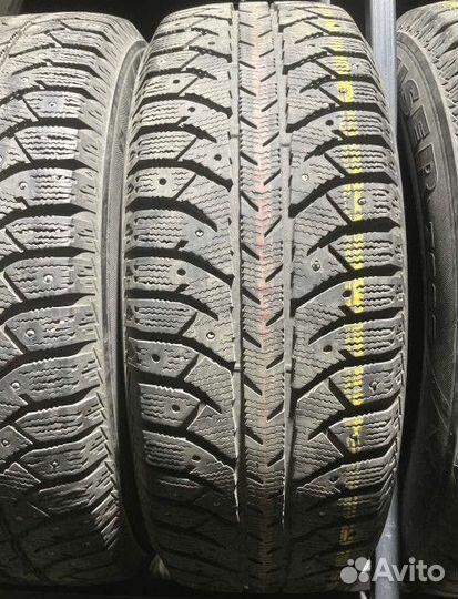 Bridgestone Blizzak Spike-02 225/65 R17 104P