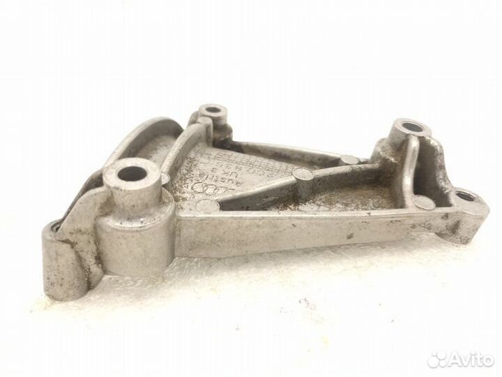 Кронштейн компрессора кондиционера Audi A6 C6 2.4