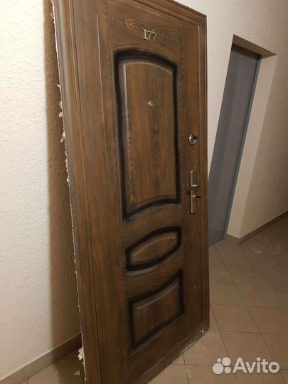 Стальные двери б/у для улицы и помещения