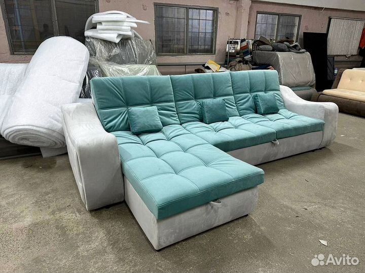 Большой угловой диван / диван на кухню