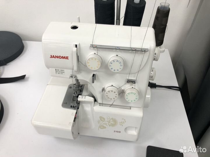 Оверлок Janome 210d