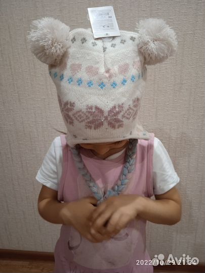 Шапка для девочки новая осенняя