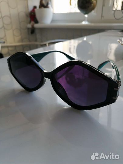 Очки солнцезащитные