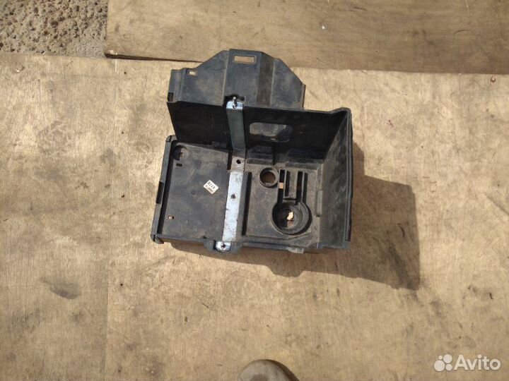 Площадка акб Ford Focus 2 shda 2010