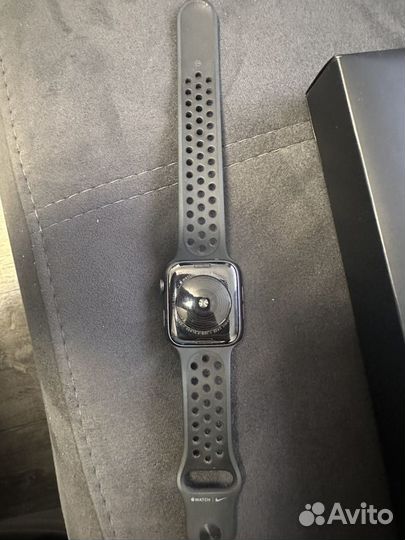 Apple watch se 44mm nike