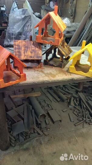 Кормушки для птиц и для белок