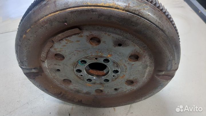 Маховик Volkswagen Golf 6