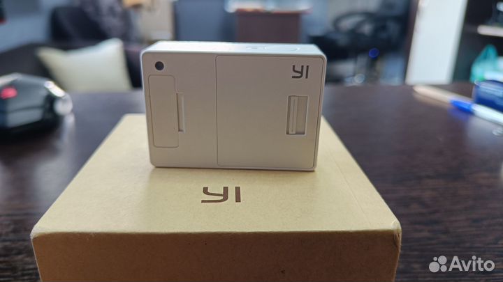 Экшн камера xiaomi YI