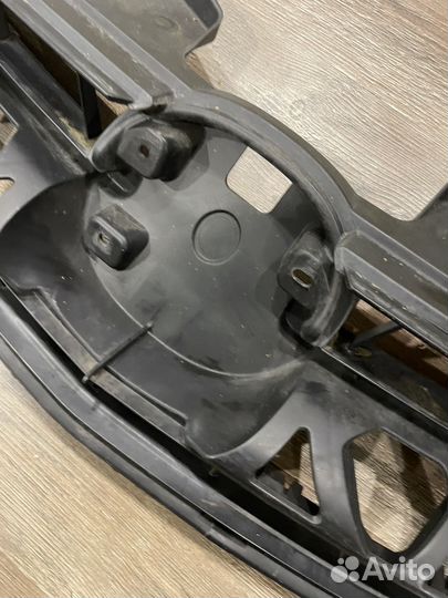 Решетка радиатора mazda premacy crew