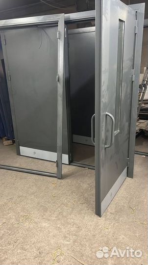 Двери тамбурные, подъездные
