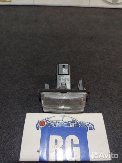 Фонарь подсветки номера Toyota Avensis 3 седан 270