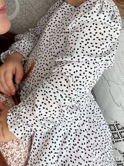 Платье для девочки новое 28 30