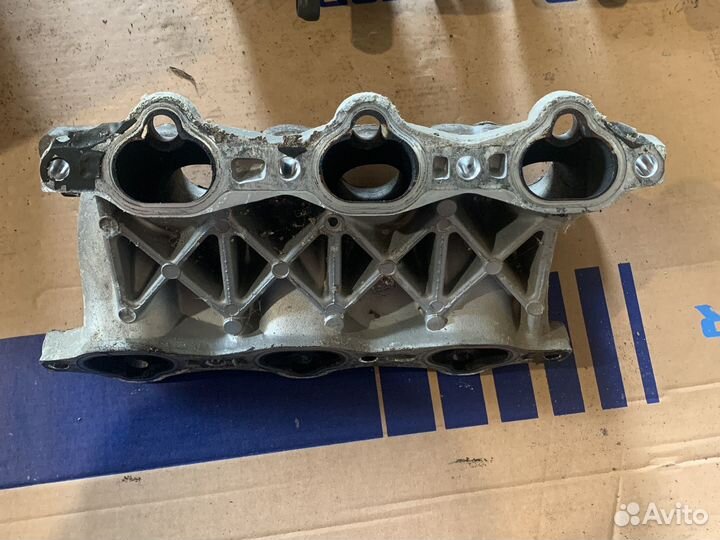 Колектор впускной hyundai tucson 1 2.7