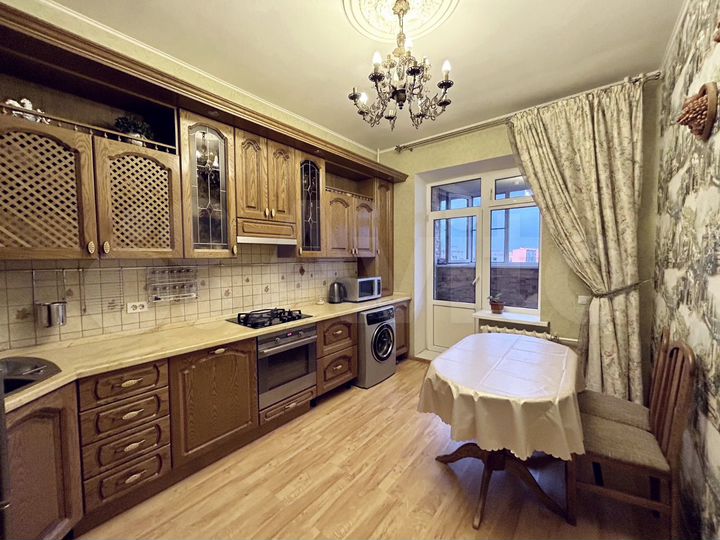 2-к. квартира, 84,5 м², 7/10 эт.
