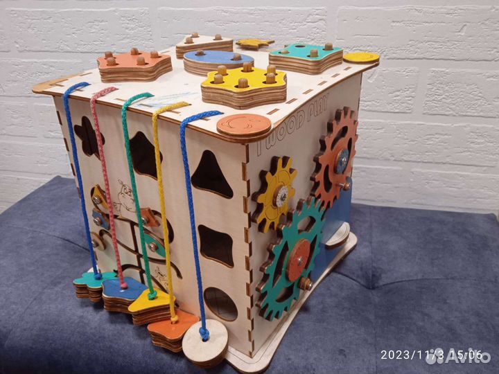 Бизиборд домик бизикуб