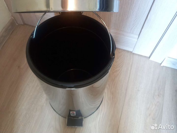 Мусорное ведро