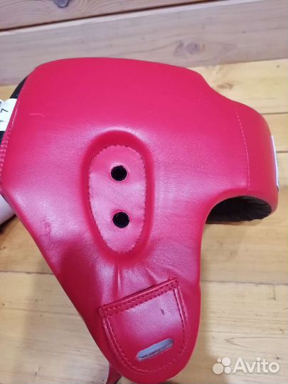 Боксерский шлем green hill и боксерские перчатки