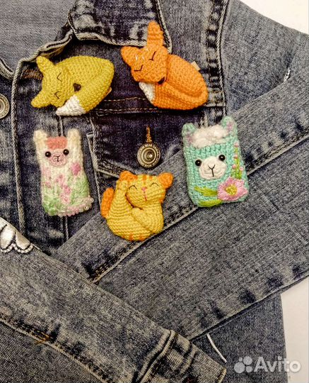 Вязаные брошки, значки, брошь